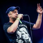 „Nienawidzę cię Polsko” – Czesław Śpiewa z nowym klipem (wideo)