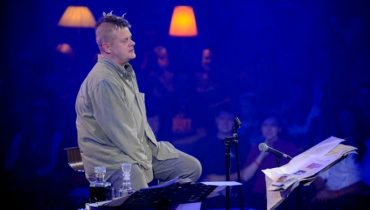 Rząd opodatkuje tablety i smartfony. Kazik: „Udławcie się”