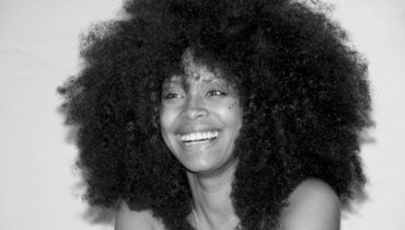 Erykah Badu wystąpiła incognito na Times Square. Zarobiła niecałe 4$