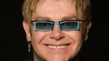 Elton Jon w końcu adoptuje?