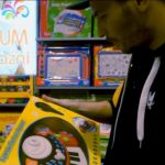 O.S.T.R. tworzy bit na zabawkowych instrumentach (wideo)