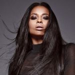 Ciara zaprosiła fana na scenę. Chciała na niego wskoczyć, ale… kopnęła go w głowę