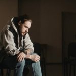 Miuosh – „Po drugiej stronie” ft. The Voices (wideo)