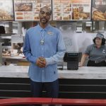 Snoop Dogg zachwala hot-dogi w nowej reklamie Burger Kinga