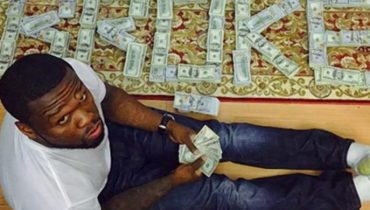 50 Cent jednak jest biedny, ale chwali się sztucznymi pieniędzmi, bo tego chcą jego fani