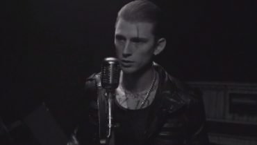 Machine Gun Kelly w niecodziennym duecie z wokalistką Halestorm (wideo)
