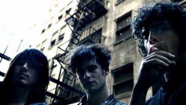 Przybij piątkę z Black Rebel Motorcycle Club