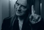 MAREK PIEKARCZYK – To straszne hasło, ale praca czyni człowieka wolnym