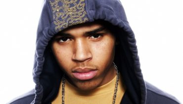 Chris Brown obrywa i się tłumaczy [video]