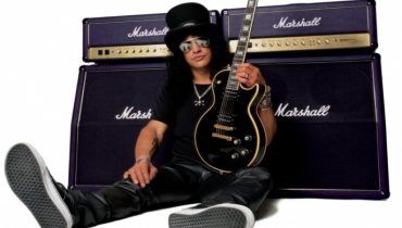 Slash zagra gdzie się da