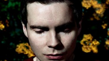 Wokalista Sigur Rós solo