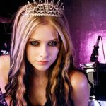 Avril Lavigne jako „Alice”