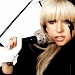 Lady GaGa dostała fortepian w prezencie