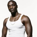 Akon ma romans z Ramoną?