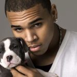 Chris Brown prosi fanów o pomoc