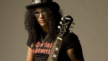 Teledysk: Slash – „By The Sword”